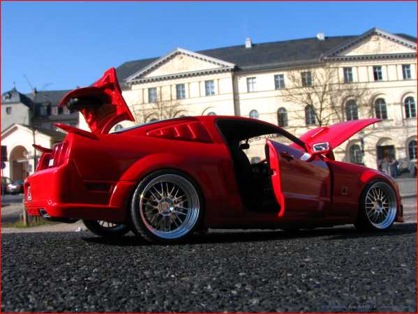 1:18 Tuning Ford Mustang Roush RED Edition + HMC BBS LM Echtalu-Felgen = RAR+OVP